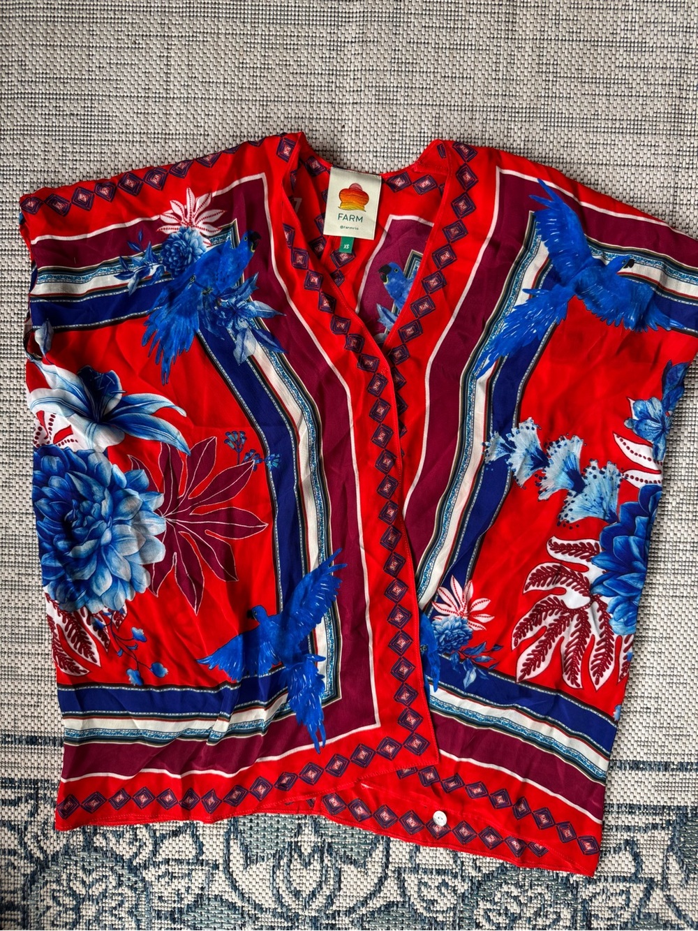 FARM Rio Macaw Scarf Blouse Top Size XS Red Blue Tropical Parrot Beach Vacation